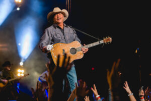 Alan Jackson to Perform His Final Concert amid Ongoing Health Battle