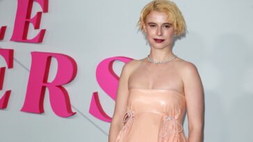 Jessie Buckley Thanks Crew Member’s “Delicious” Soup in Golden Globes Acceptance Speech