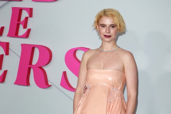 Jessie Buckley Thanks Crew Member’s “Delicious” Soup in Golden Globes Acceptance Speech