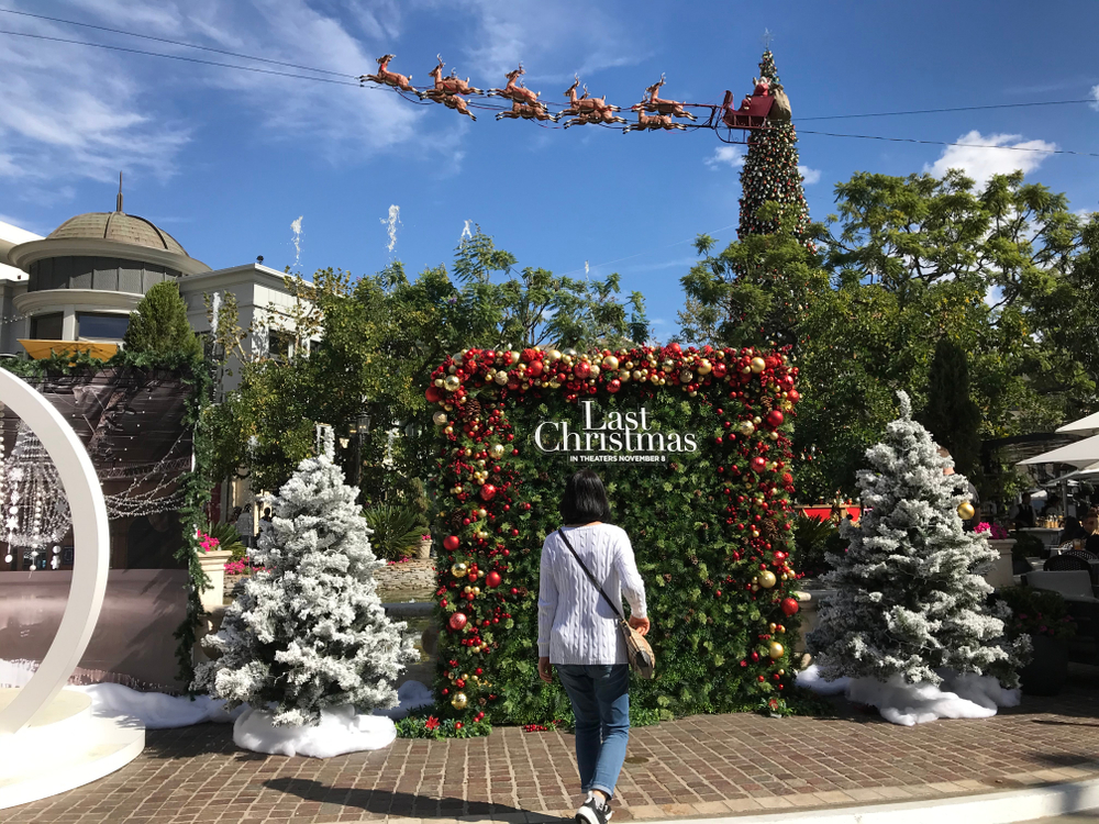 Can You Guess the Hallmark Christmas Movie From a One-Sentence Plot?