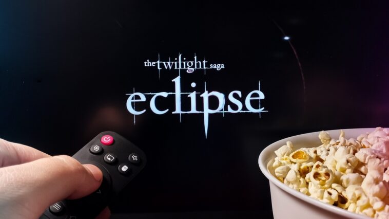 Twilight Is Back on Netflix and Fans Are Already Picking Teams Again